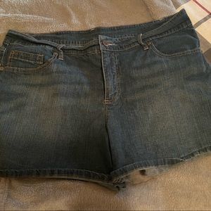 FADED GLORY DENIM SHORTS SIZE 18